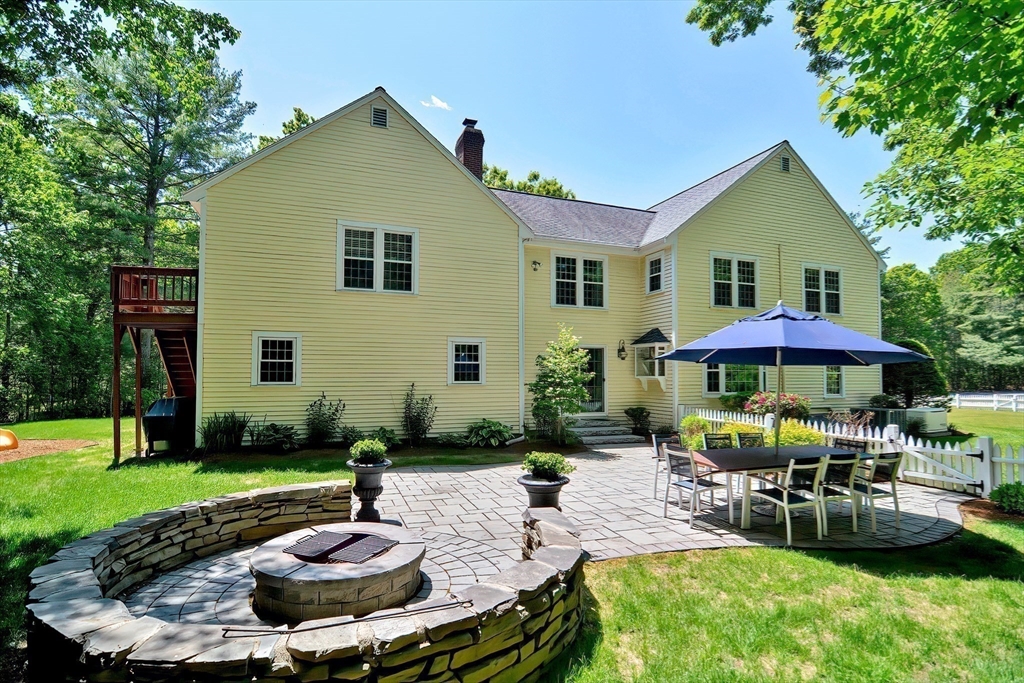 76 Carroll Dr