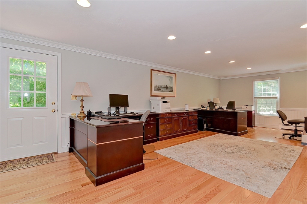 76 Carroll Dr