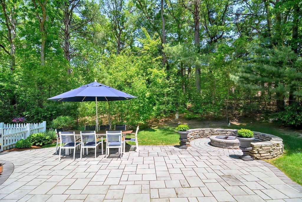 76 Carroll Dr