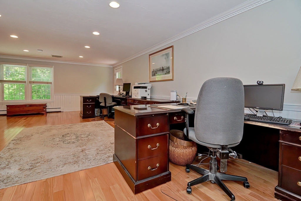 76 Carroll Dr