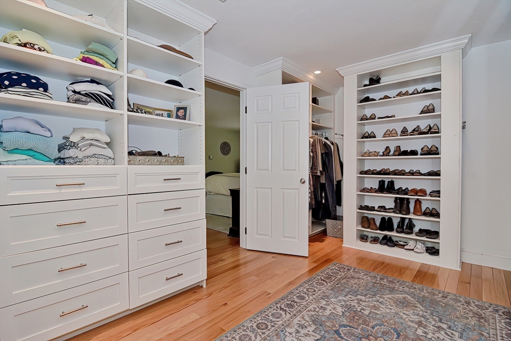 76 Carroll Dr