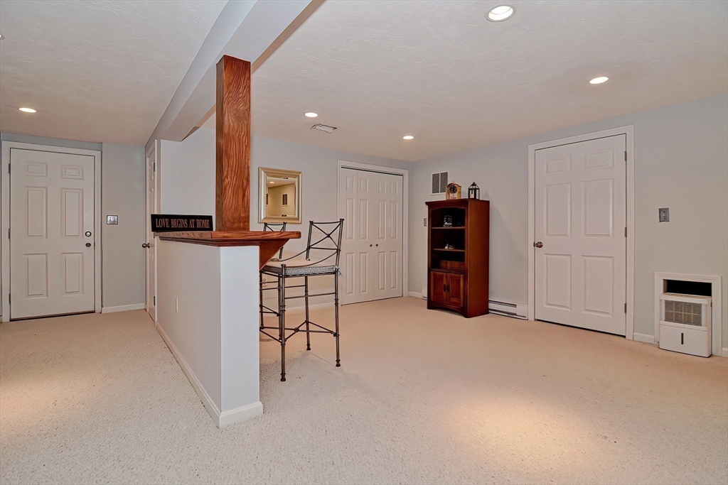 76 Carroll Dr