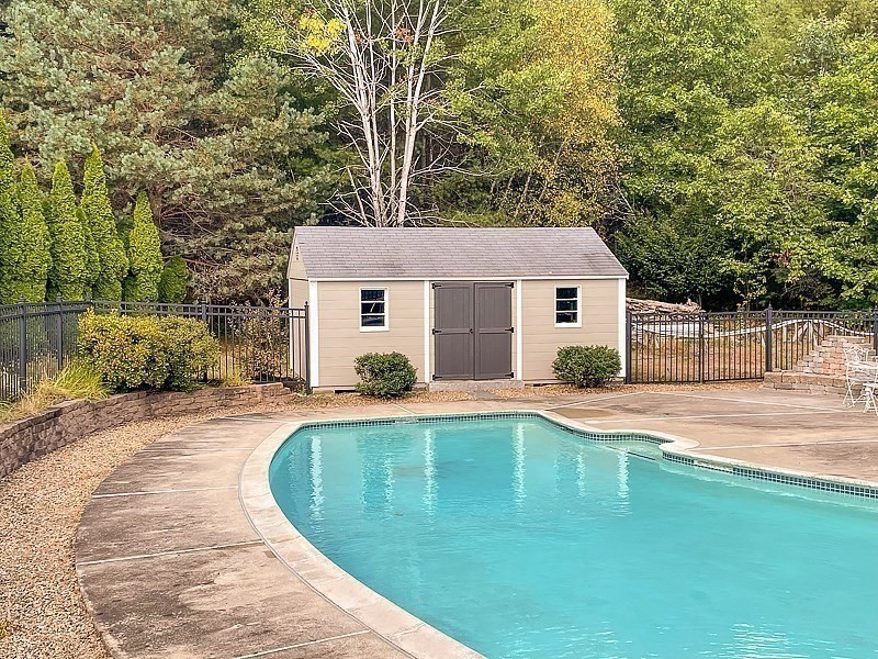 71 Houghton's Mill Rd