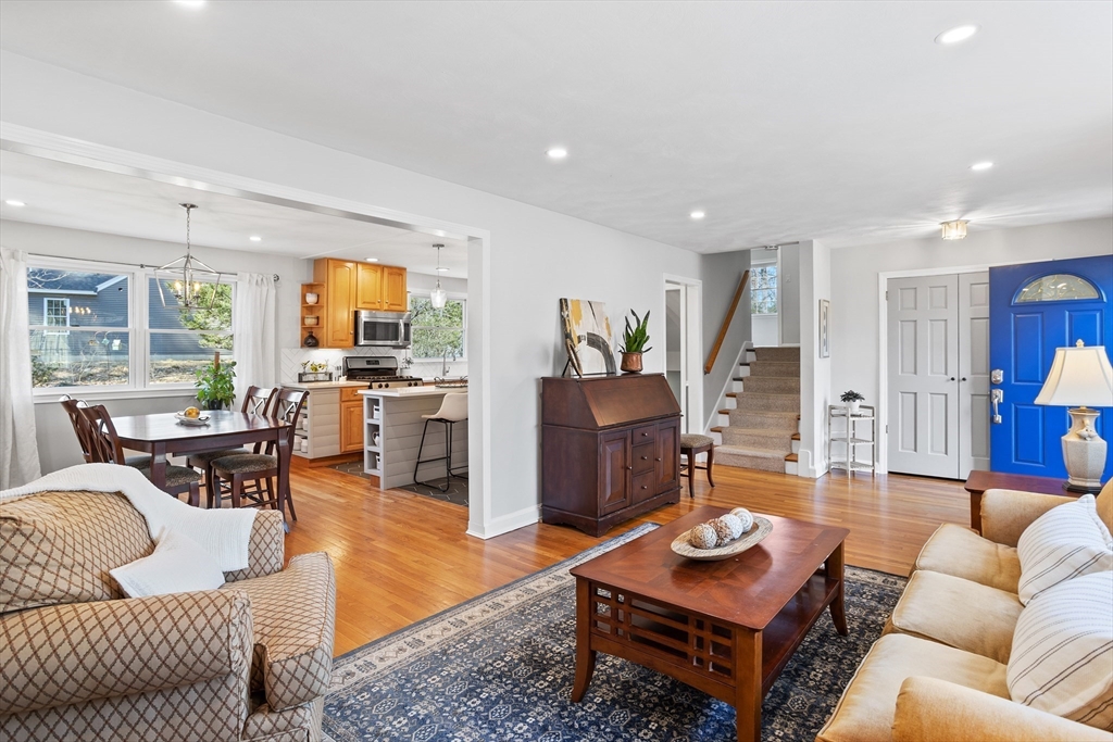 16 Juniper Ridge Rd