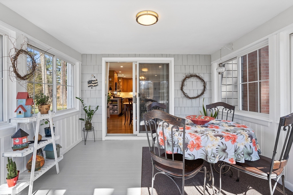 16 Juniper Ridge Rd