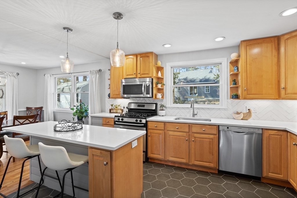 16 Juniper Ridge Rd