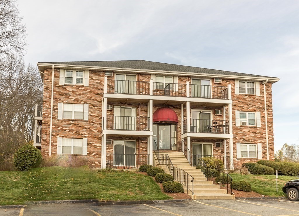 11 Kenmar Dr # 18