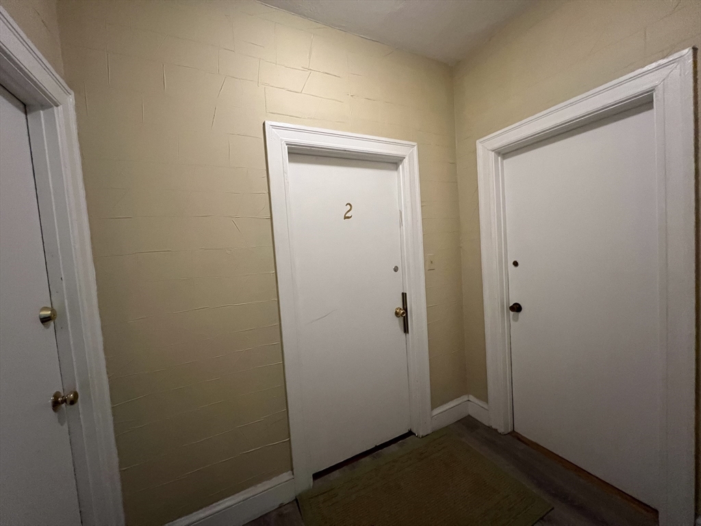 61 Thatcher St # 2