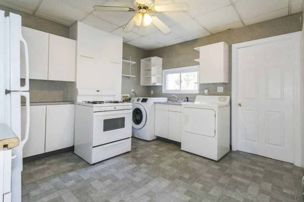 835 E 2nd St # 1