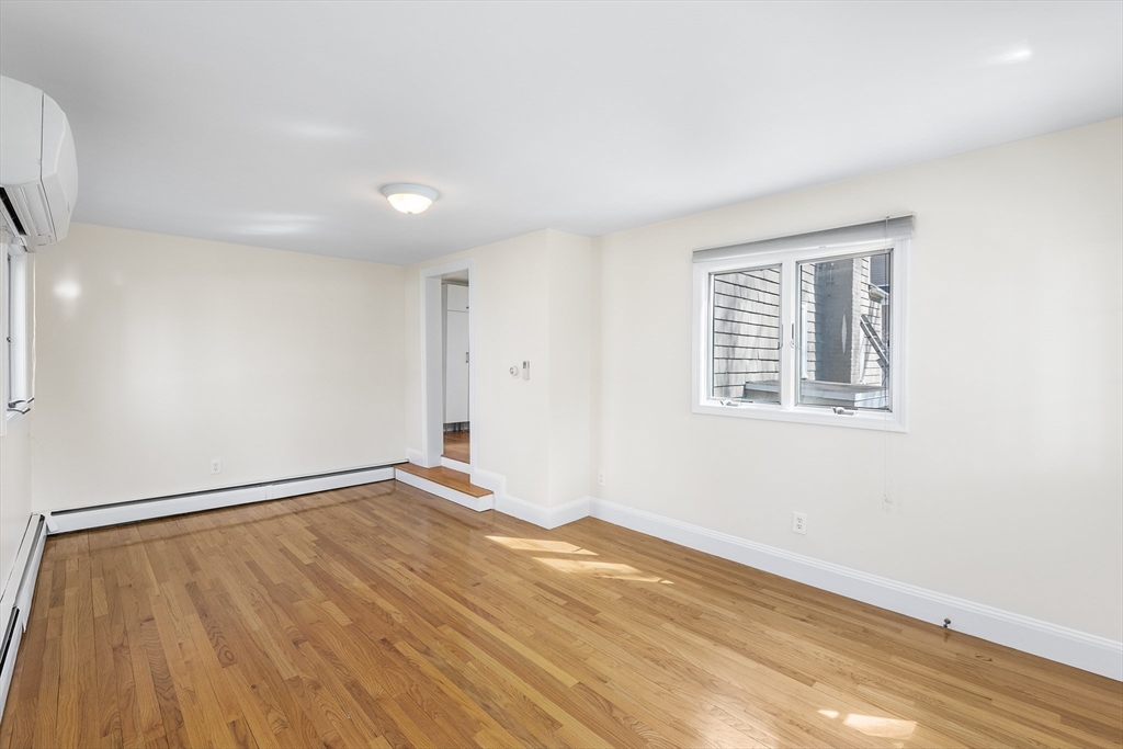 10 Ellison Rd