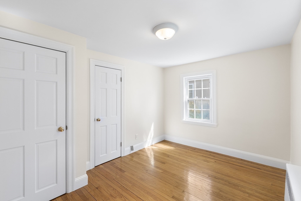 10 Ellison Rd