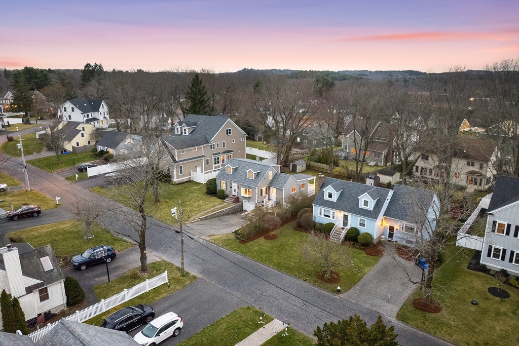10 Ellison Rd