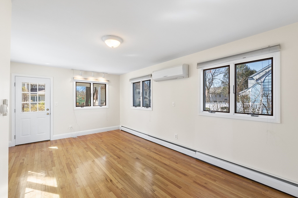 10 Ellison Rd