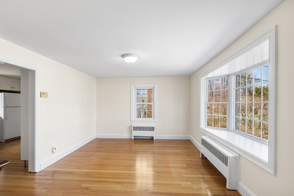 10 Ellison Rd