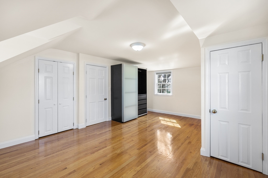 10 Ellison Rd