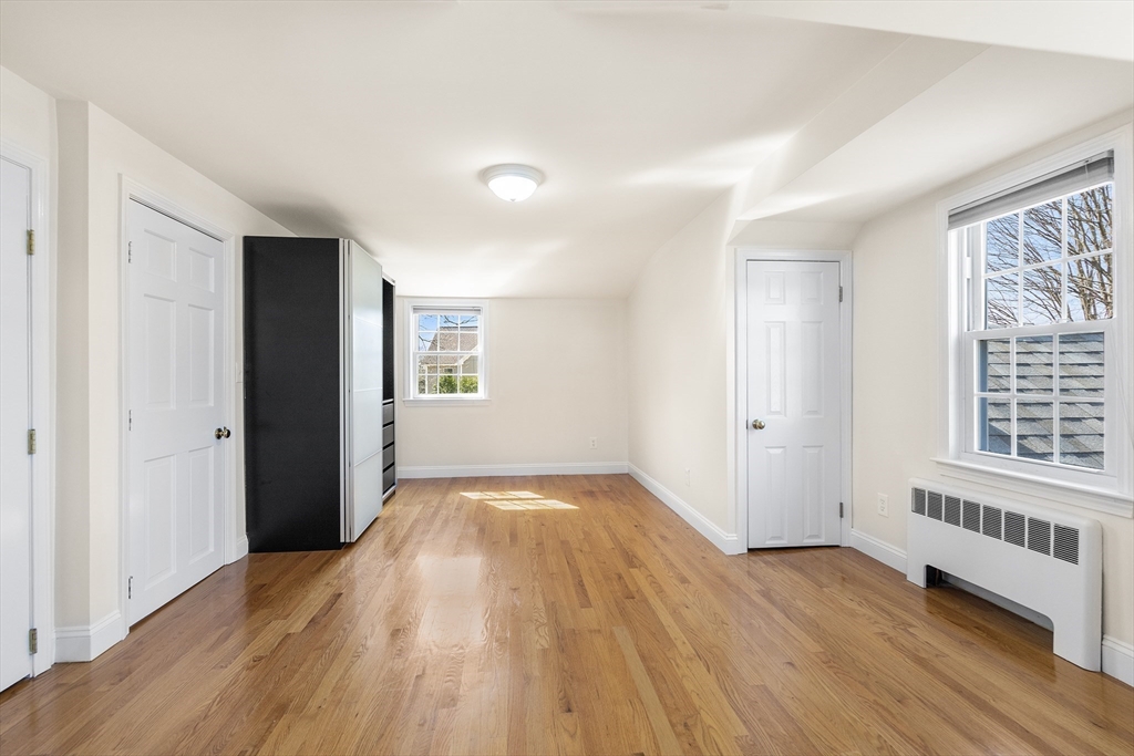 10 Ellison Rd