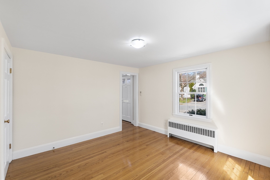 10 Ellison Rd