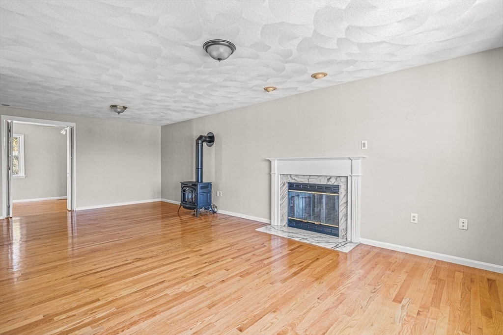 8 Waite Ave