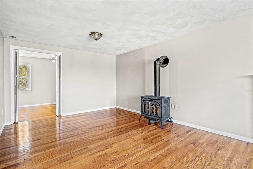 8 Waite Ave