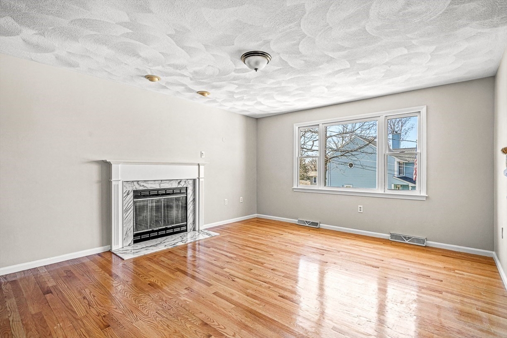 8 Waite Ave