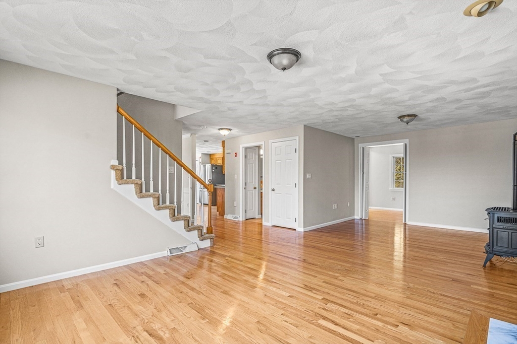 8 Waite Ave