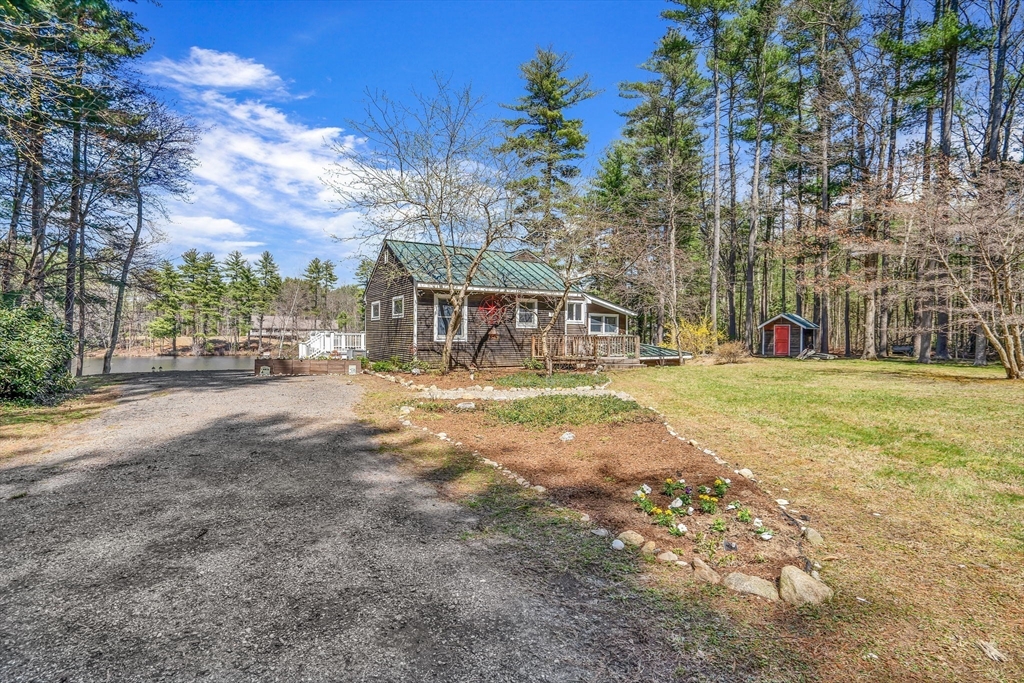 25 Hallock Point Rd