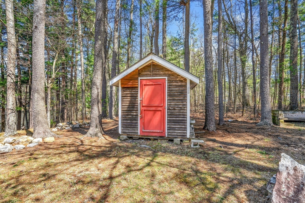 25 Hallock Point Rd