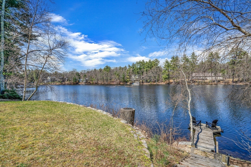 25 Hallock Point Rd