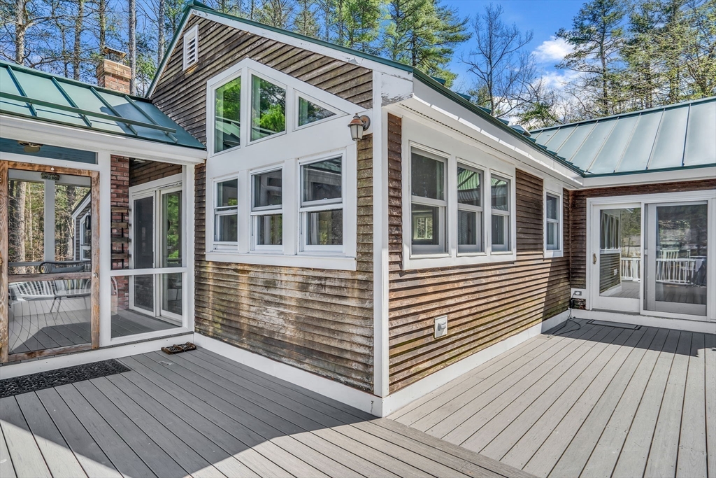 25 Hallock Point Rd