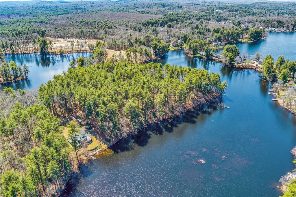 25 Hallock Point Rd