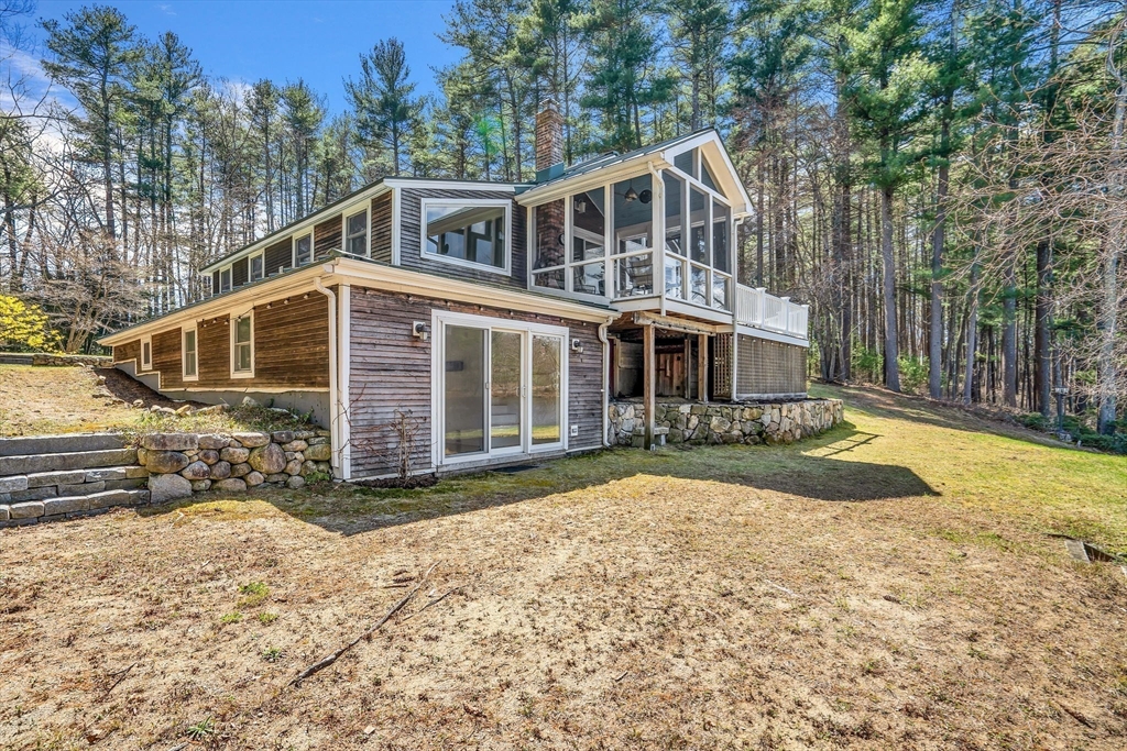 25 Hallock Point Rd