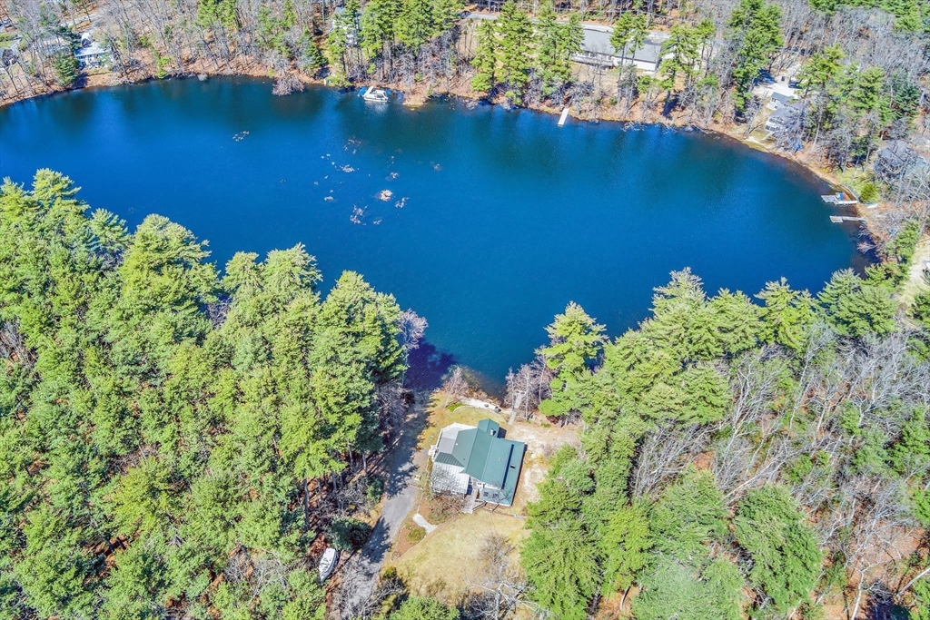 25 Hallock Point Rd