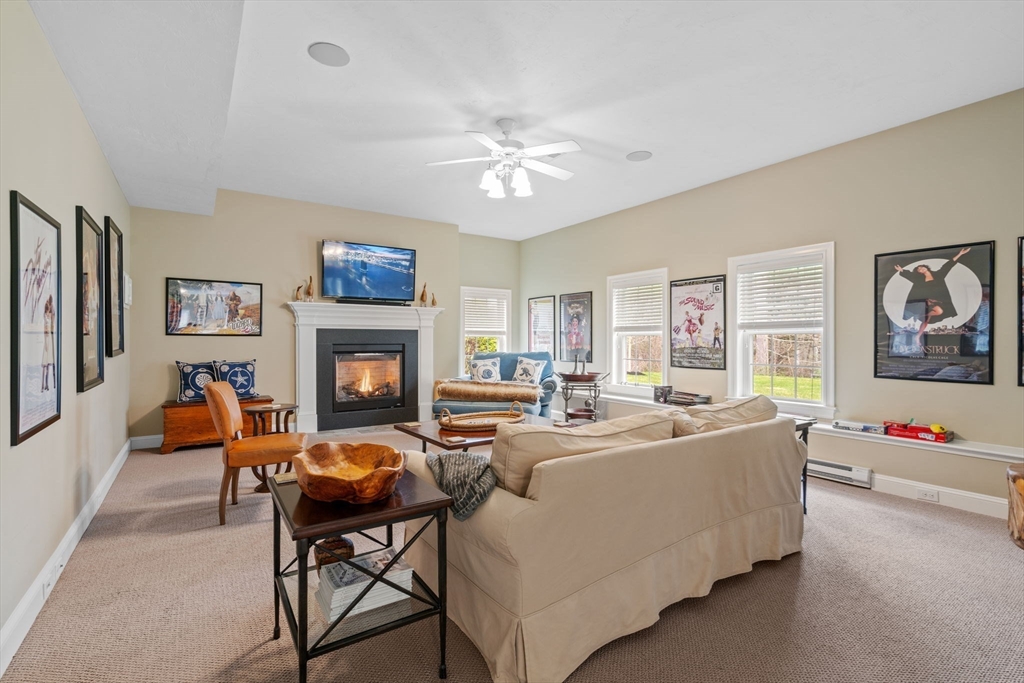 17 Applegate Rd