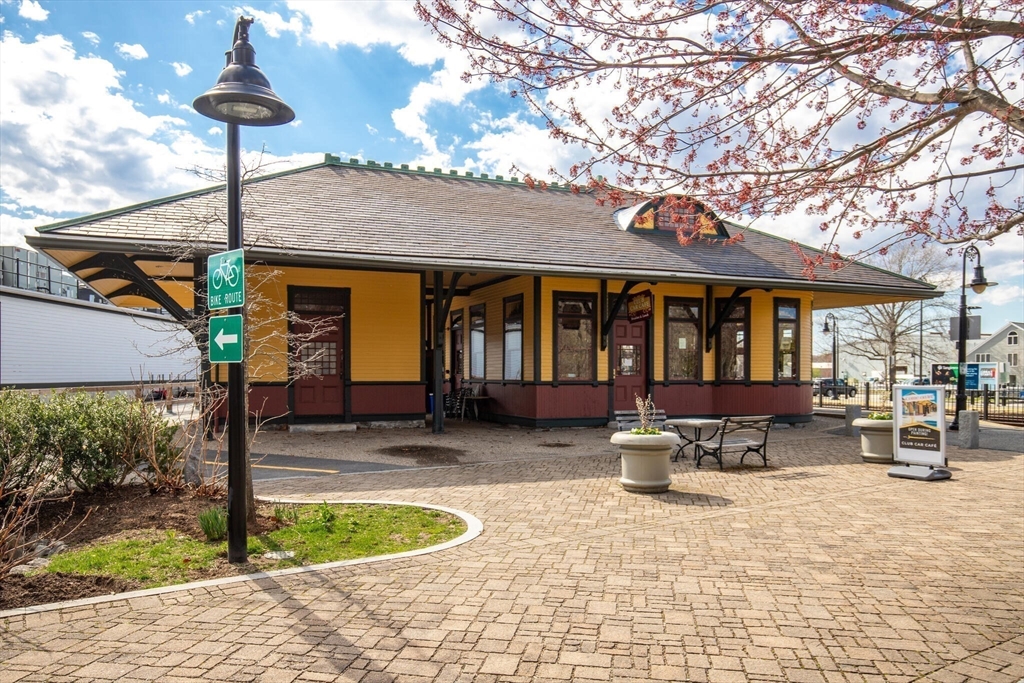 1079 Main Street