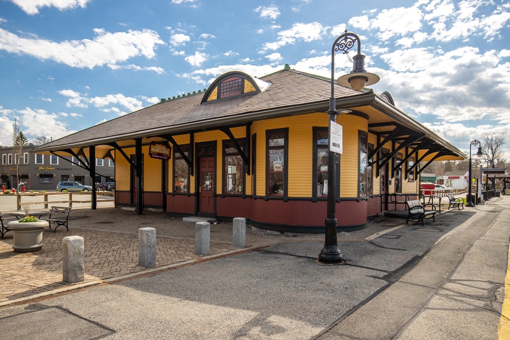 1079 Main Street