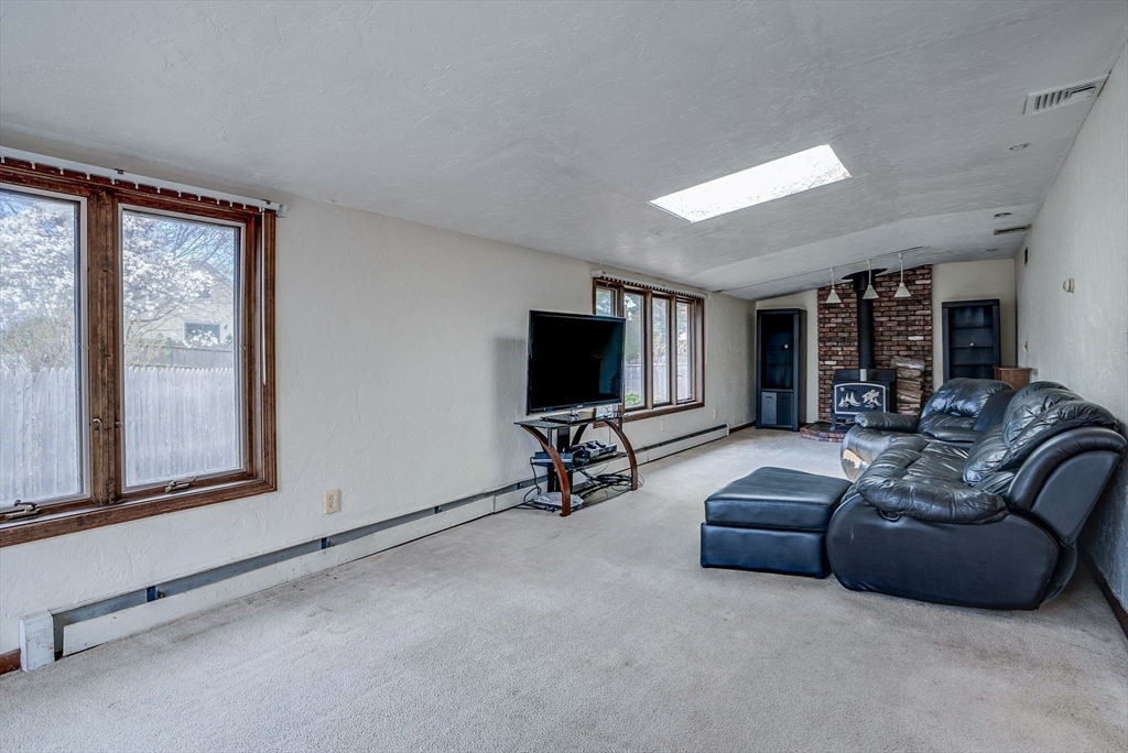 21 Sunrise Ave
