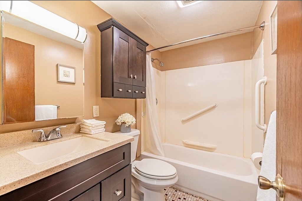 49 Spencer Rd # 16H