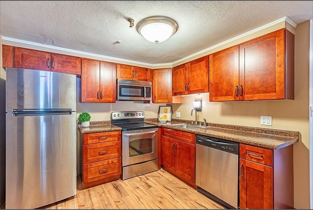 49 Spencer Rd # 16H