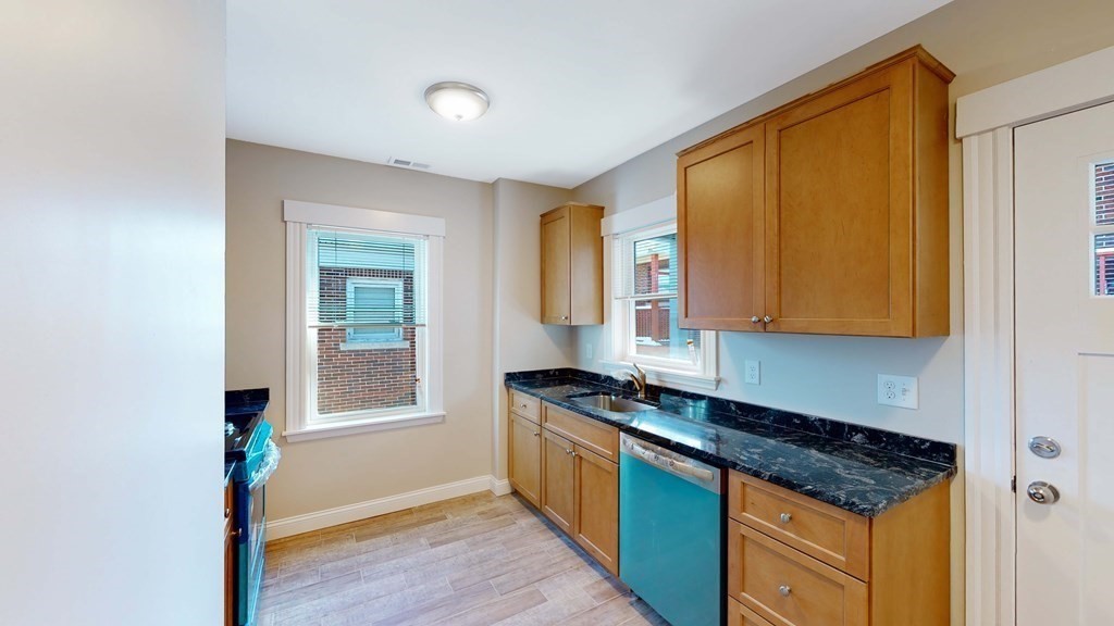 25 Main St # 6