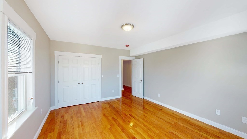 25 Main St # 6