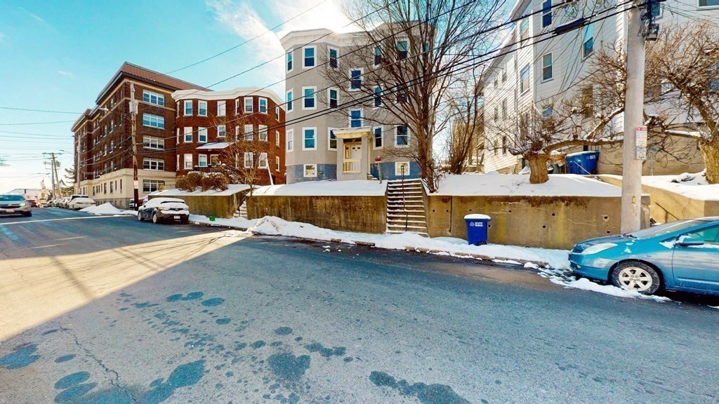 25 Main St # 6