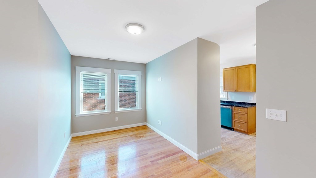 25 Main St # 6
