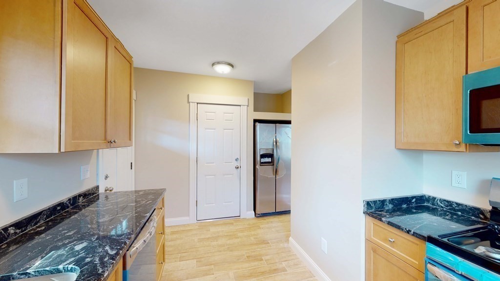 25 Main St # 6