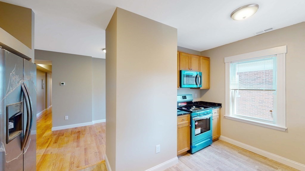 25 Main St # 6
