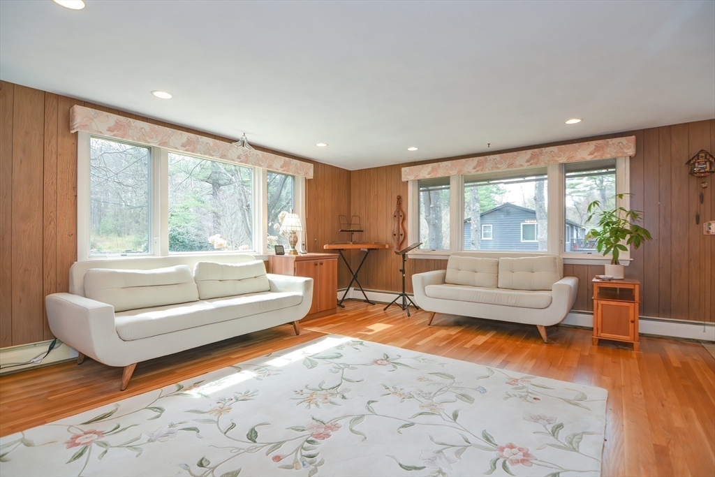 301 Taylor Rd