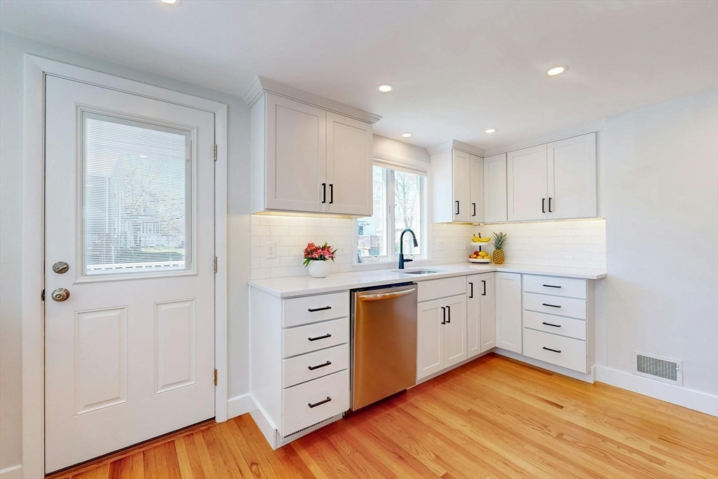 68 Silk St