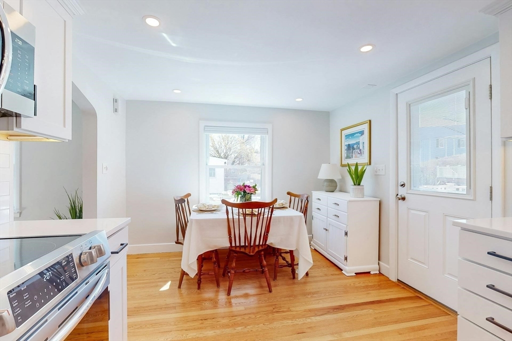 68 Silk St
