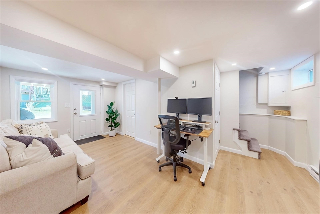 68 Silk St