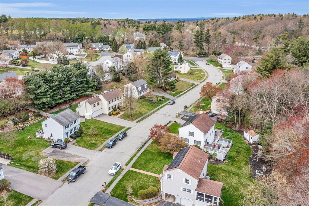 9 Robbins Rd