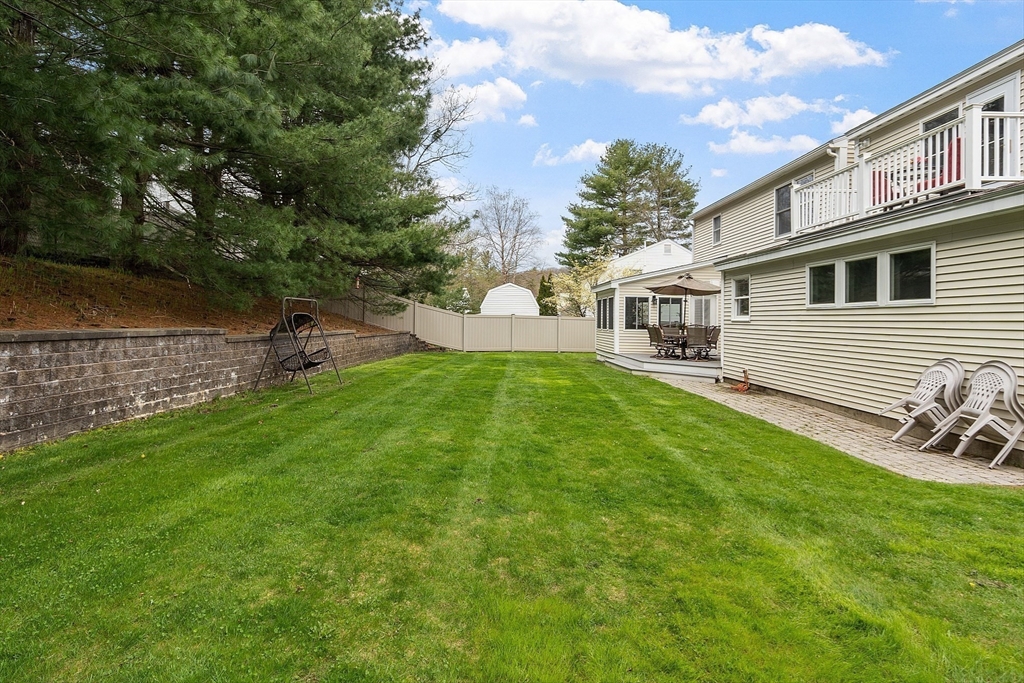 9 Robbins Rd